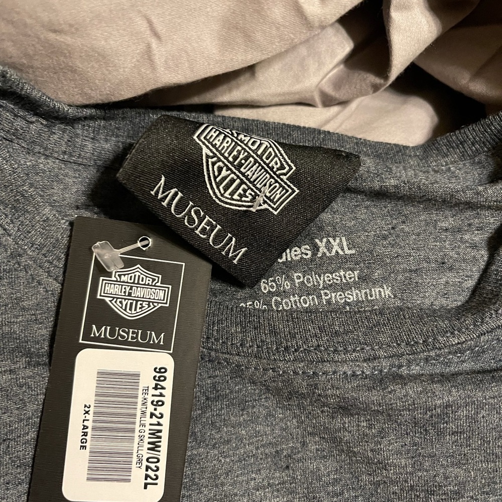 Harley Davidson Museum T-shirt - Picture 3 of 3